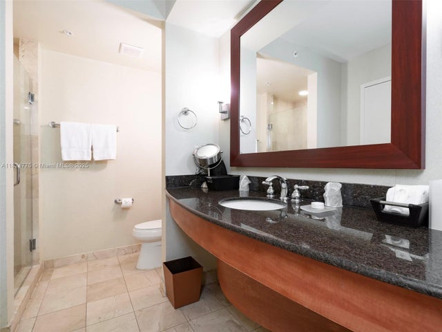 5 of 24 - 18001 Collins Ave 1418, Sunny Isles Beach, FL
