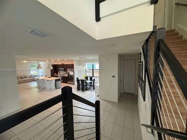 2 of 5 - 10240 Nw 76th Ter, Doral, FL