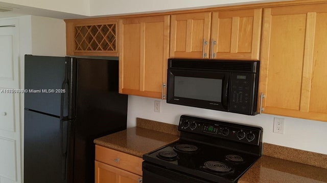4 of 12 - 10000 Bay Harbor Ter 502-a, Bay Harbor Islands, FL