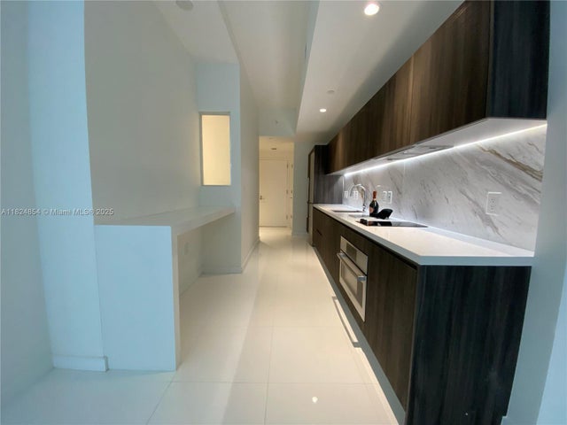 2 of 65 - 851 Ne 1st Ave 503, Miami, FL