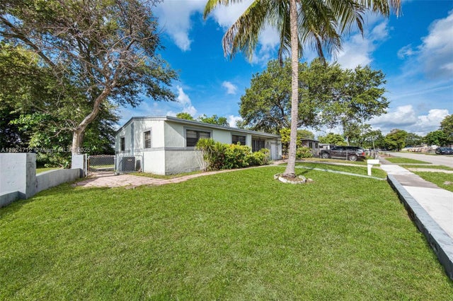 3 of 40 - 2410 Nw 170th Ter, Miami Gardens, FL