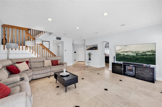 1 of 40 - 20709 Nw 1st St, Pembroke Pines, FL