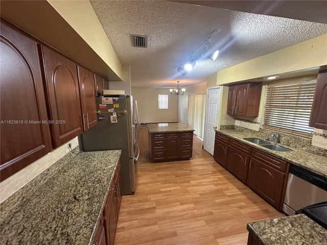 5 of 46 - 2660 Huron Way, Miramar, FL