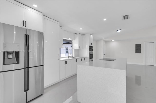 5 of 14 - 7441 Nw 38th Ct, Lauderhill, FL