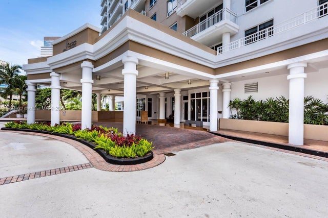 2 of 25 - 801 Brickell Key Blvd 807, Miami, FL