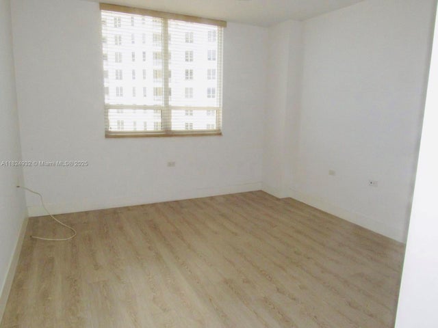 5 of 25 - 801 Brickell Key Blvd 807, Miami, FL