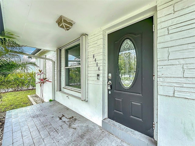 4 of 55 - 6464 Mcclellan St, Hollywood, FL