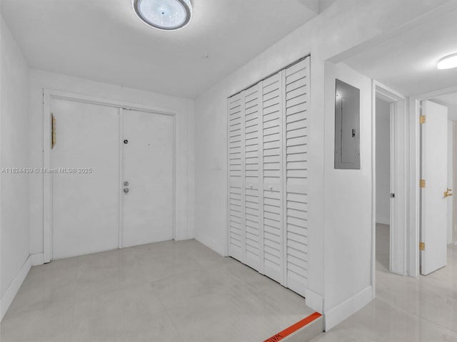 2 of 29 - 3427 Atlanta Dr, Hollywood, FL