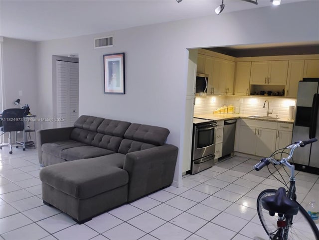 5 of 13 - 6900 Bay Dr 11k, Miami Beach, FL