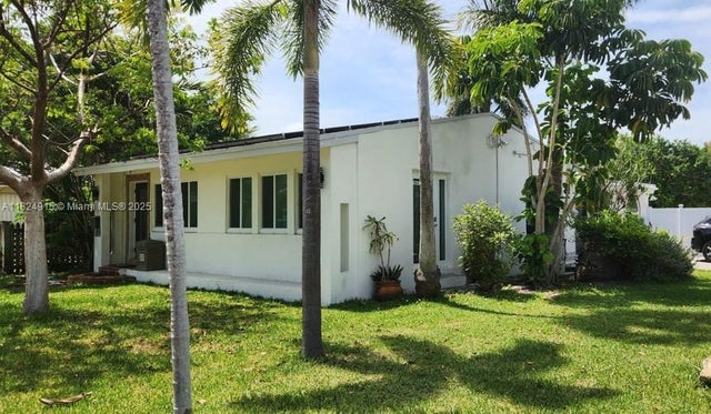 1 of 21 - 1607 Moffett St, Hollywood, FL