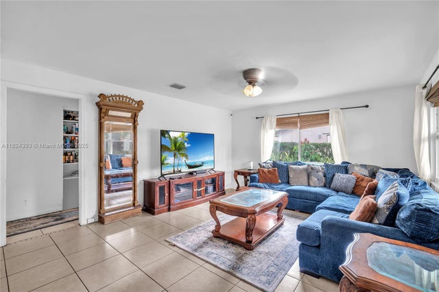 3 of 9 - 515 Ne 11th St, Fort Lauderdale, FL