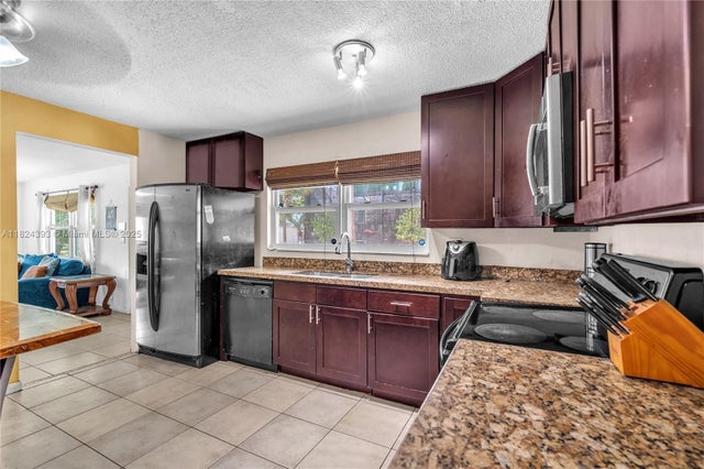 5 of 9 - 515 Ne 11th St, Fort Lauderdale, FL