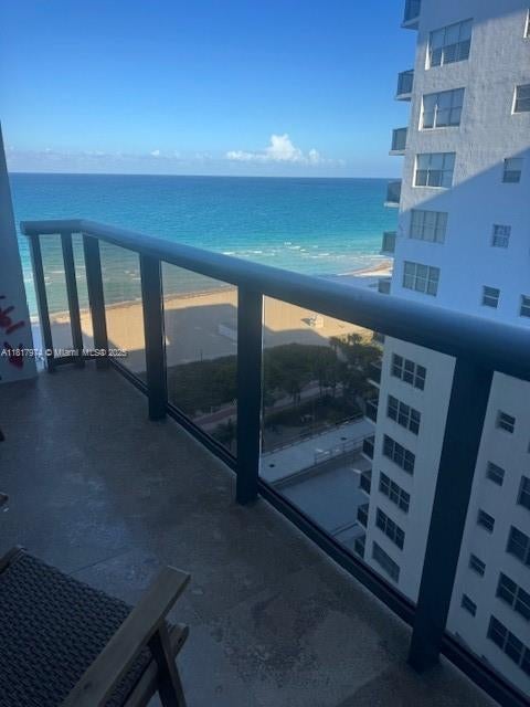 2 of 11 - 6039 Collins Ave 1516, Miami Beach, FL