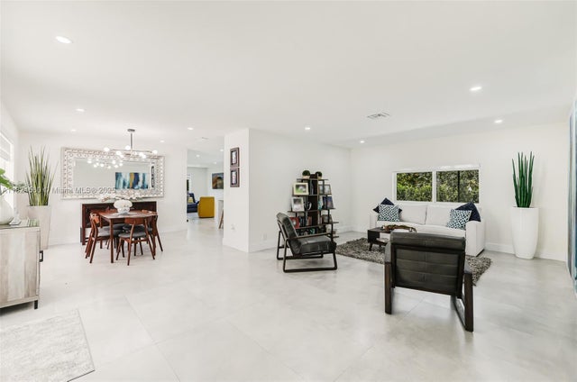 4 of 48 - 17460 Sw 85th Ave, Palmetto Bay, FL