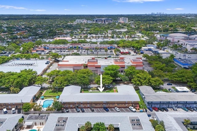 1 of 39 - 3600 Harrison St 16b, Hollywood, FL