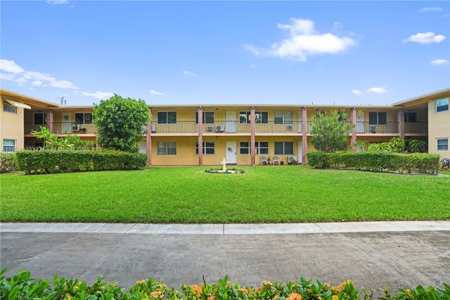 3 of 39 - 3600 Harrison St 16b, Hollywood, FL
