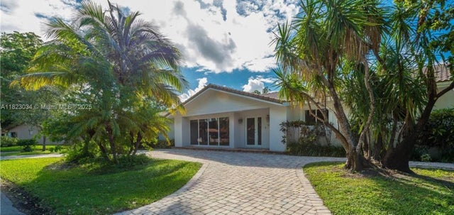 3 of 35 - 900 Diplomat Pkwy, Hollywood, FL