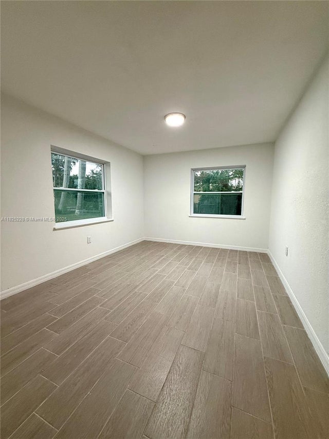 4 of 10 - 4438 E Riverside Drive, Fort Myers, FL