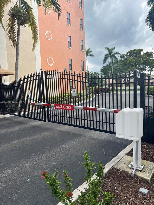 2 of 36 - 1640 Presidential Way 103, West Palm Beach, FL