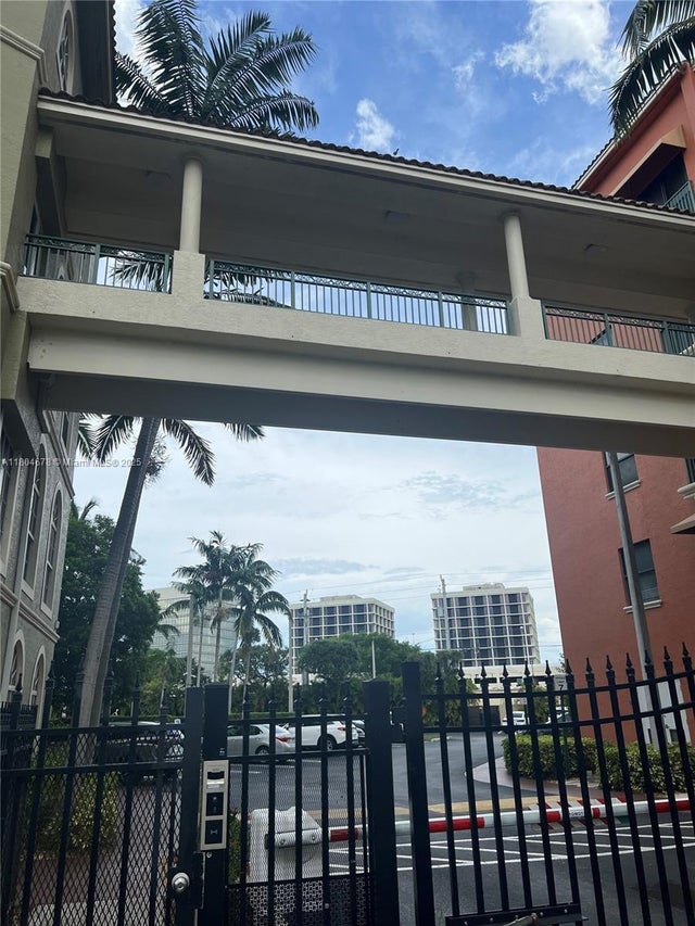 4 of 36 - 1640 Presidential Way 103, West Palm Beach, FL