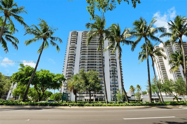 3 of 19 - 3625 N Country Club Dr 2205, Aventura, FL