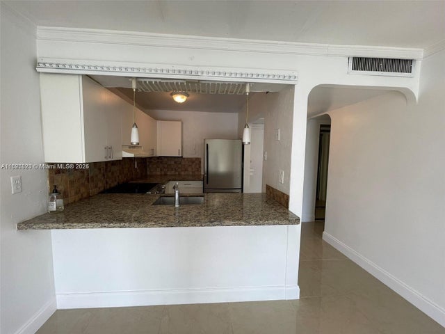 4 of 13 - 16465 Ne 22nd Ave 417, North Miami Beach, FL