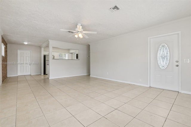 4 of 36 - 2817 Sw 8th St, Fort Lauderdale, FL