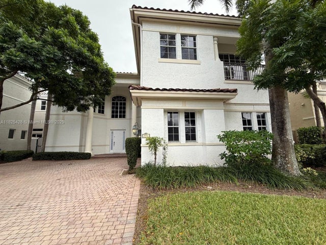 2 of 81 - 996 Sanibel Dr, Hollywood, FL