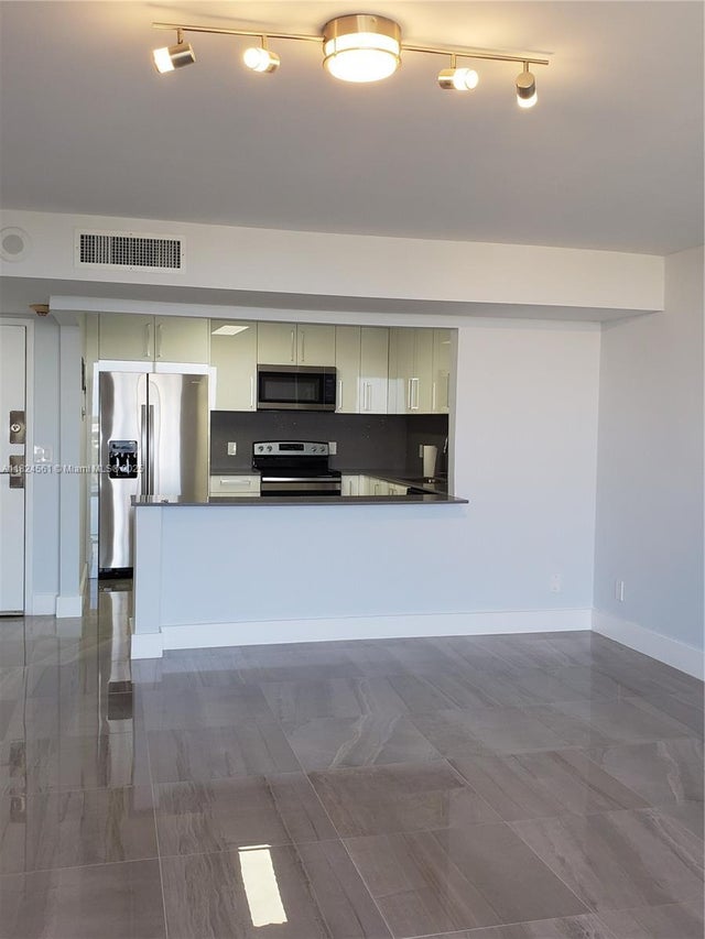 4 of 24 - 13499 Biscayne Blvd 1105, North Miami, FL