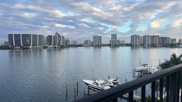 3 of 49 - 17878 N Bay Rd 507, Sunny Isles Beach, FL