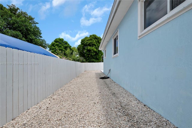 4 of 41 - 939 Plantation Rd, Key Largo, FL