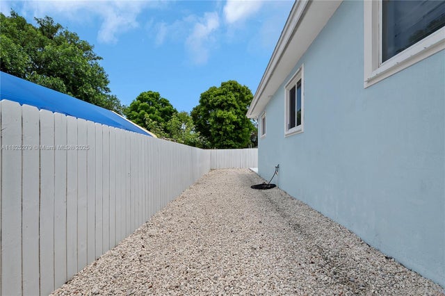 5 of 41 - 939 Plantation Rd, Key Largo, FL