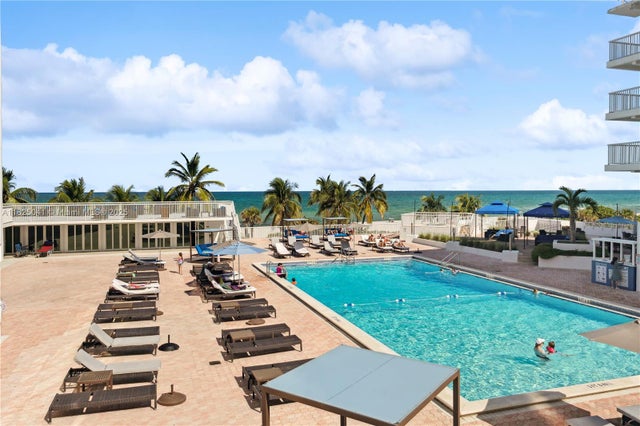 4 of 17 - 5401 Collins Ave 1014, Miami Beach, FL