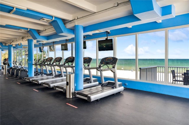 5 of 17 - 5401 Collins Ave 1014, Miami Beach, FL