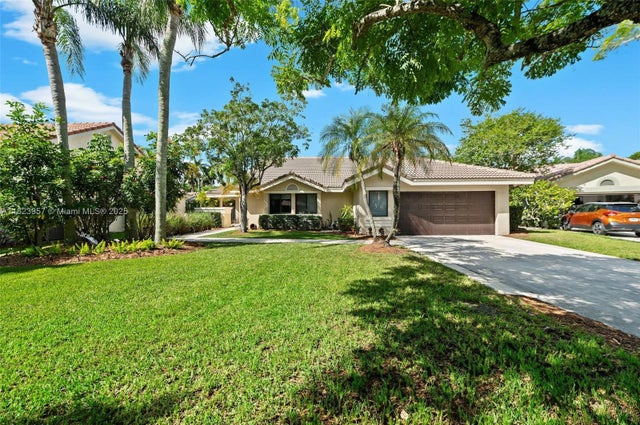 2 of 28 - 2000 Lakeshore Dr, Weston, FL