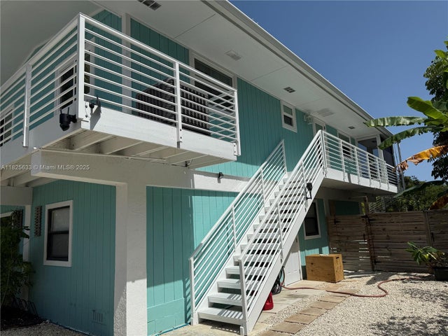 2 of 9 - 380 Mahogany Dr, Key Largo, FL