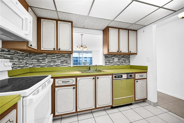 4 of 42 - 3551 Ne 169th St 312, North Miami Beach, FL