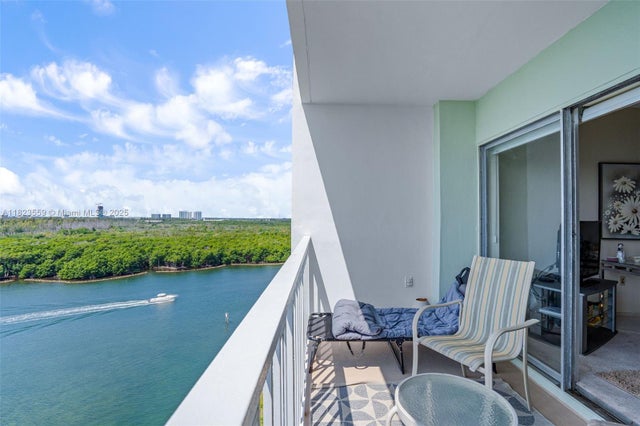 5 of 20 - 500 Bayview Dr 228, Sunny Isles Beach, FL