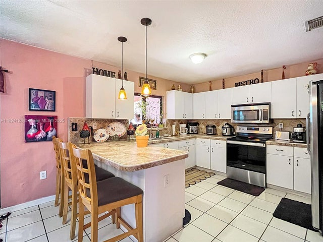 4 of 13 - 18003 Sw 153rd Pl, Miami, FL