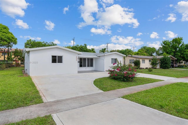 3 of 25 - 2631 Nw 47th Ave, Lauderhill, FL