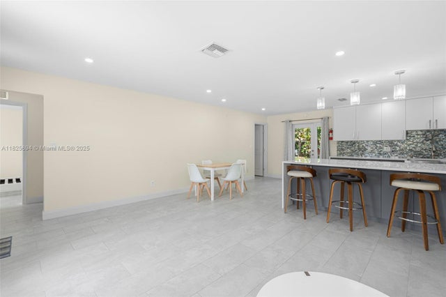 5 of 25 - 2631 Nw 47th Ave, Lauderhill, FL
