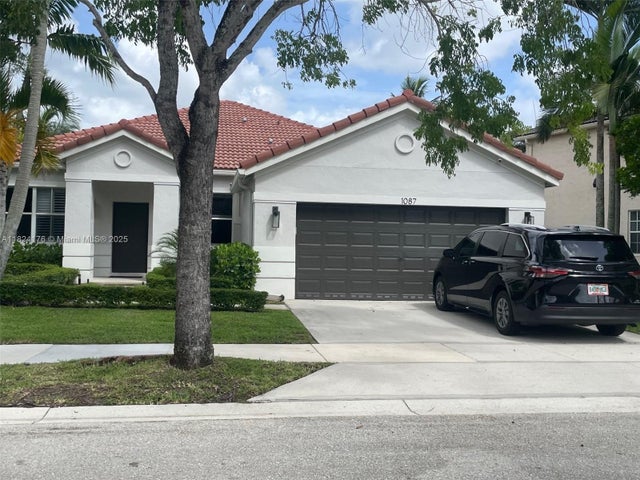 2 of 76 - 1087 Chenille Cir, Weston, FL