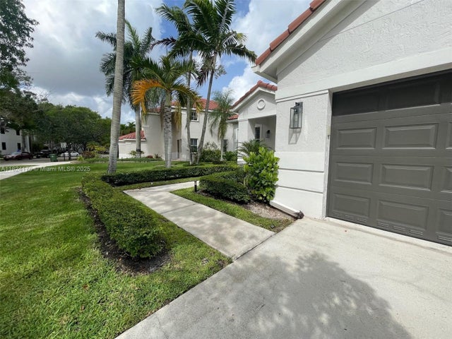4 of 76 - 1087 Chenille Cir, Weston, FL
