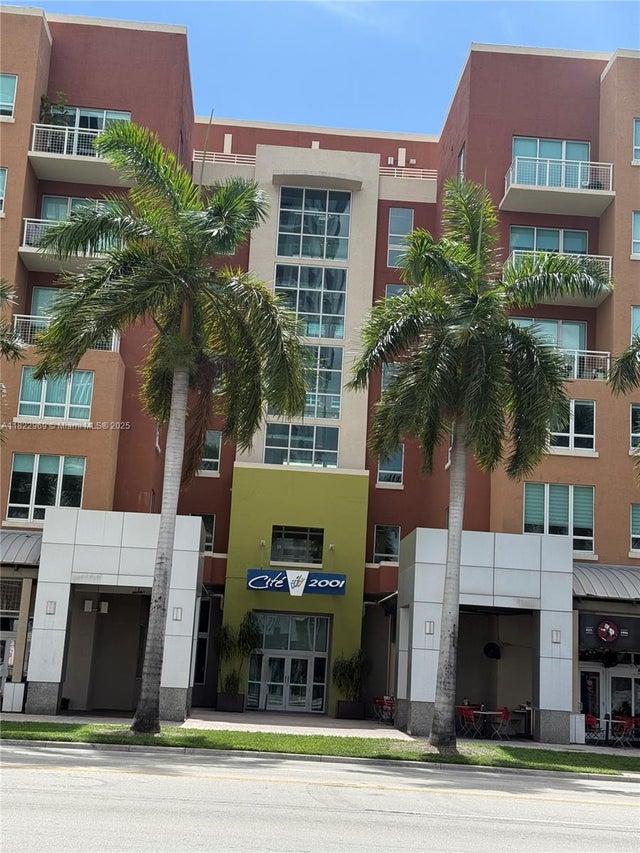 1 of 64 - 2001 Biscayne Blvd 2402, Miami, FL