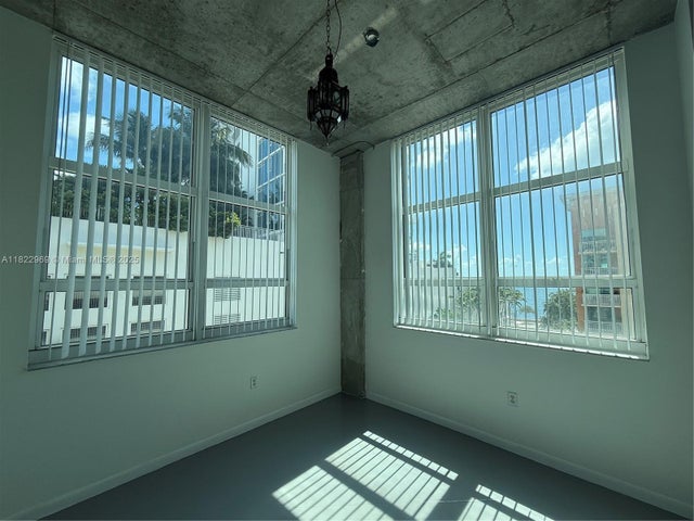 4 of 64 - 2001 Biscayne Blvd 2402, Miami, FL