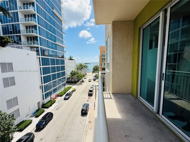 5 of 64 - 2001 Biscayne Blvd 2402, Miami, FL