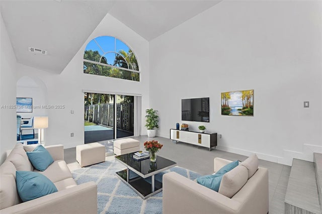 1 of 27 - 5134 Nw 113th Ave, Doral, FL