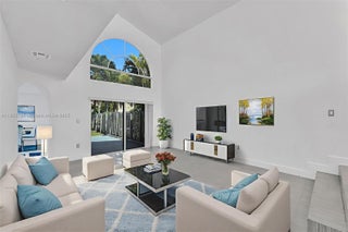 Photo of Listing #A11825706