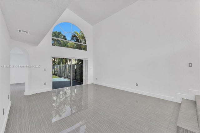5 of 27 - 5134 Nw 113th Ave, Doral, FL