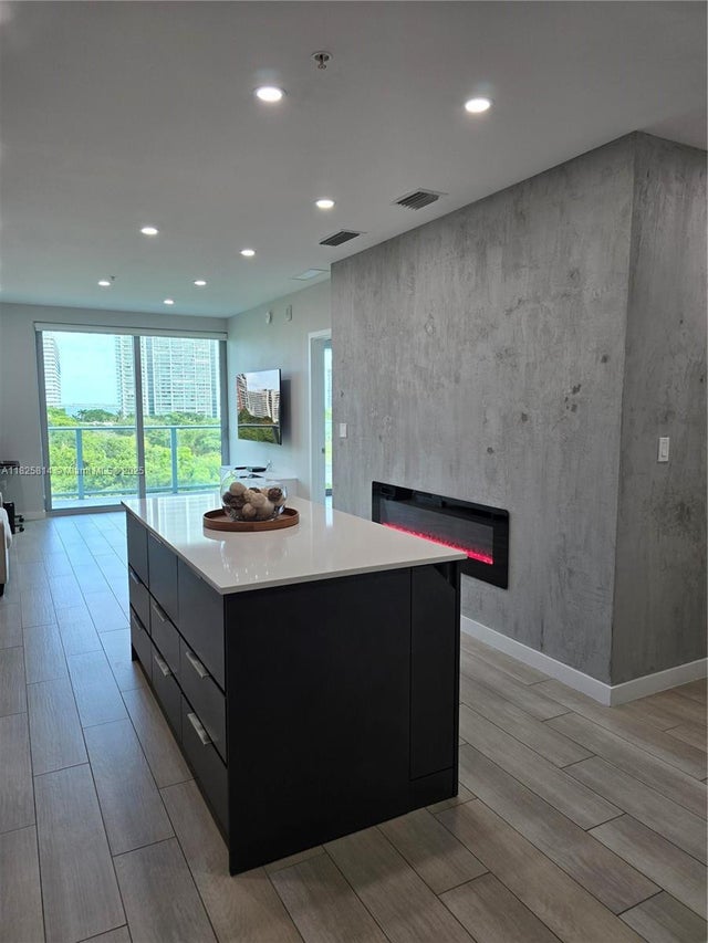 1600 Sw 1st Ave 809, Miami